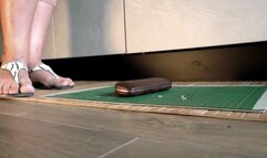 Italian girlfriend - glasses crush in flat leather sandals