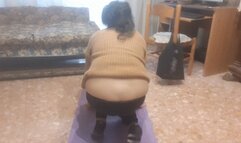 SEXY STRETCHING SHOWING ASS AND VENUS DIMPLES