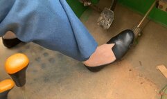 Flooding the gator! Revving it GOOD