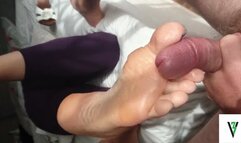 A Gripping Toejob!!!