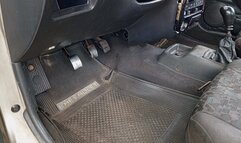 Bare foot pedal pumping (3)