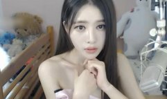 熊猫TV人气美女主播@梦竟被网友传出大尺度的直播视频恰到好处的一对浑圆双乳下面毛毛性感诱人