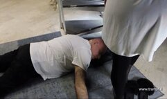 A964 Lady Noir in Face trampling