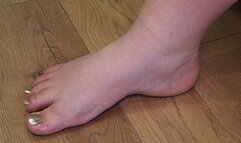 #1 Dumb Loser spends his life at my feet (no talking)