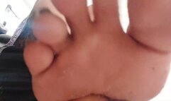 HD Pov under Giantess scratching her sweaty soles Does she have athletes foot Extreme Toe Wiggling