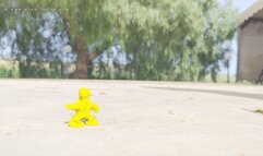 Giantess and clay men under her flipflop