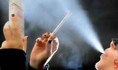 Smoking VIVA Vanilla 120s lying down