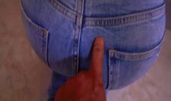Hole in jeans on the ass SD