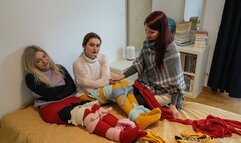 20 PAIRS OF WOOLEN TIGHTS - PART 2