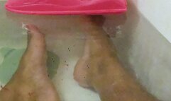 Tinies in Bath with Giantess 1080