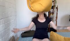 boom on head make her eyes crossed