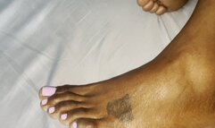 Aunty need some cum on her feet