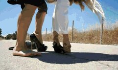 On her way to work MP4 (1920x1080) FHD