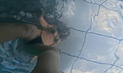 Underwater Ass Smother: 4k hd
