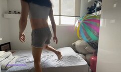 Owllete blows up punch balloon and plays with it