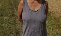 Jiggling and shaking (2023) (MP4)