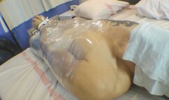 FACESITTING WITH SLAVE IN CAPTIVITY AND MUMIFIED BY PENÉLOPE PINK AND DANIEL SANTIAGO CAM BY DANI FULL HD