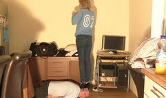 Chelsea's Black Patent High Heel Shoes (4K)