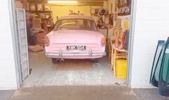 Lola Vlog 3 - Hardstarting, smoking and moving her Ford Consul after months